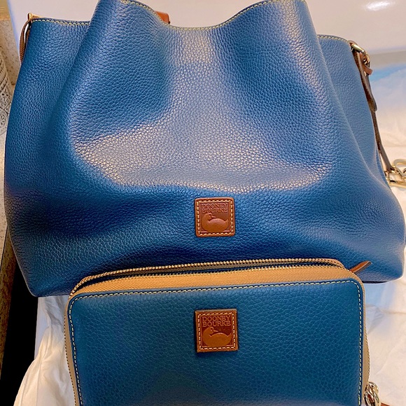 Original Dooney & Bourke Purse & Wallet - Picture 1 of 4
